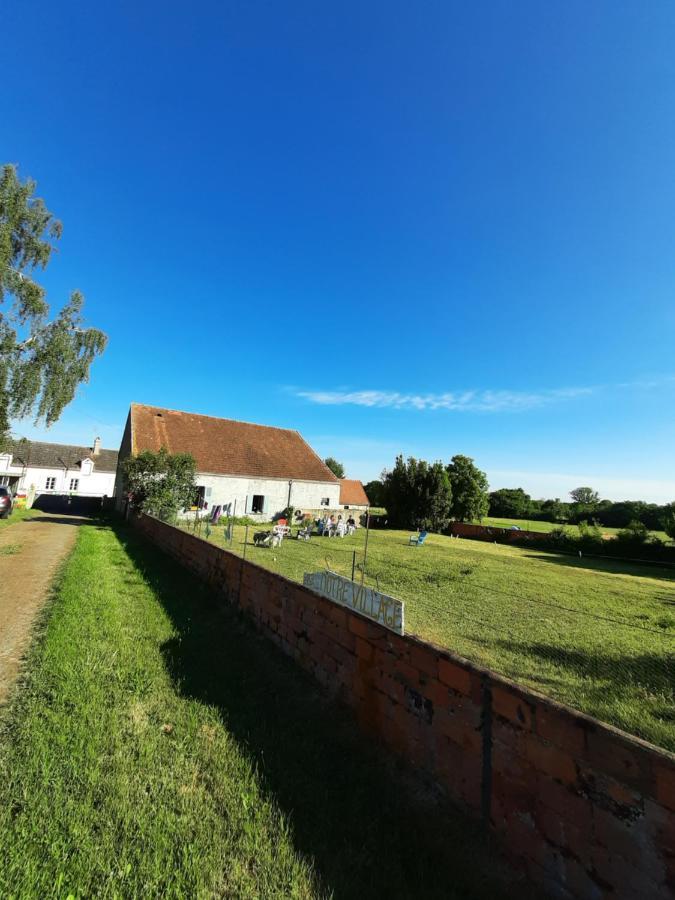 Notre village Papillon gite bed&breakfast Neret Extérieur photo