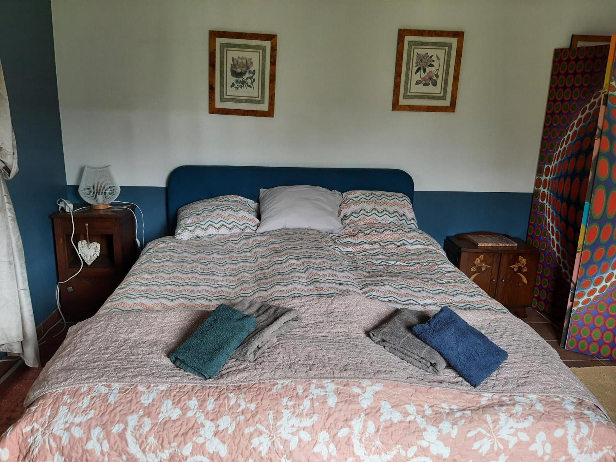 Notre village Papillon gite bed&breakfast Neret Extérieur photo