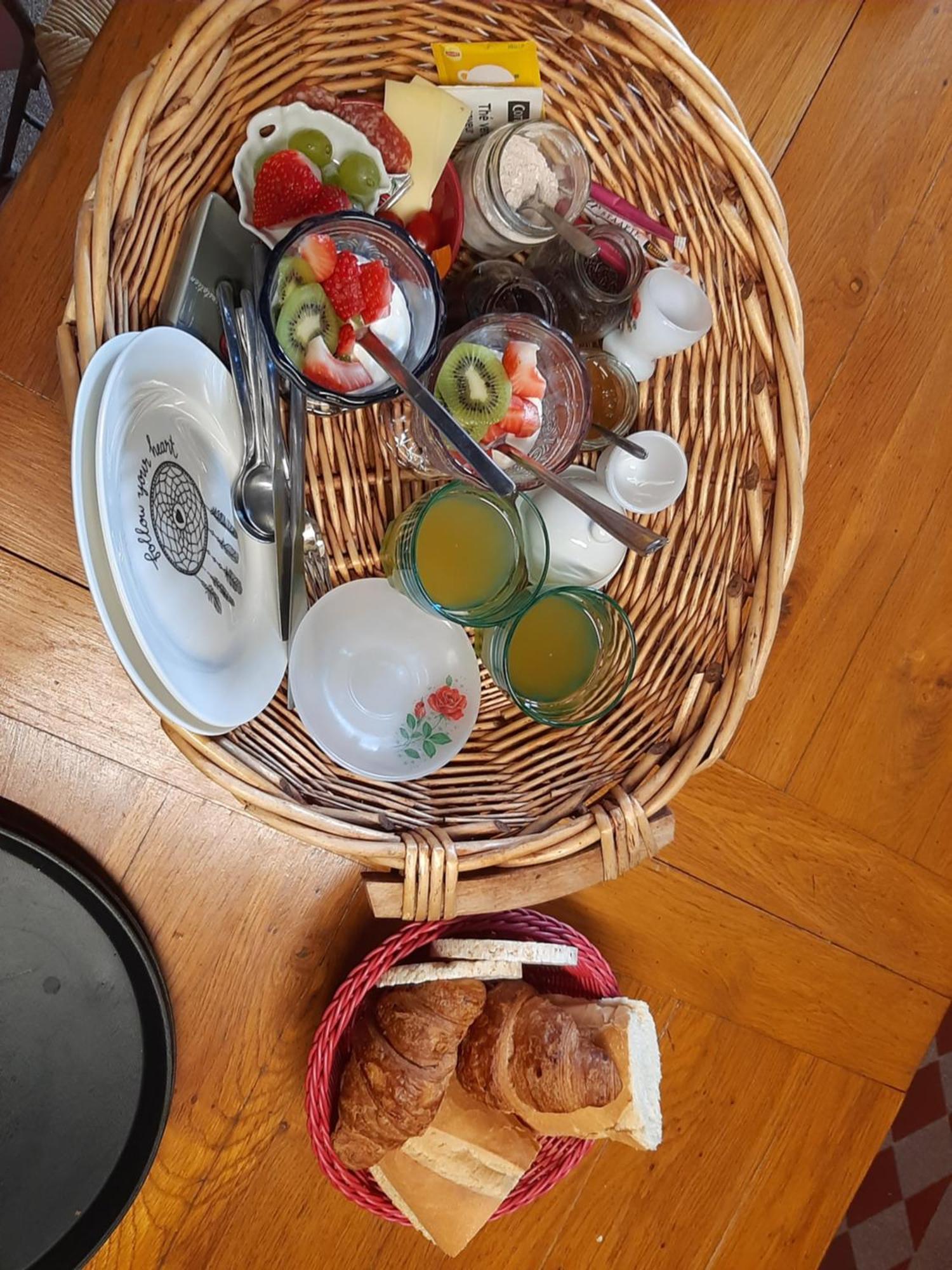 Notre village Papillon gite bed&breakfast Neret Extérieur photo